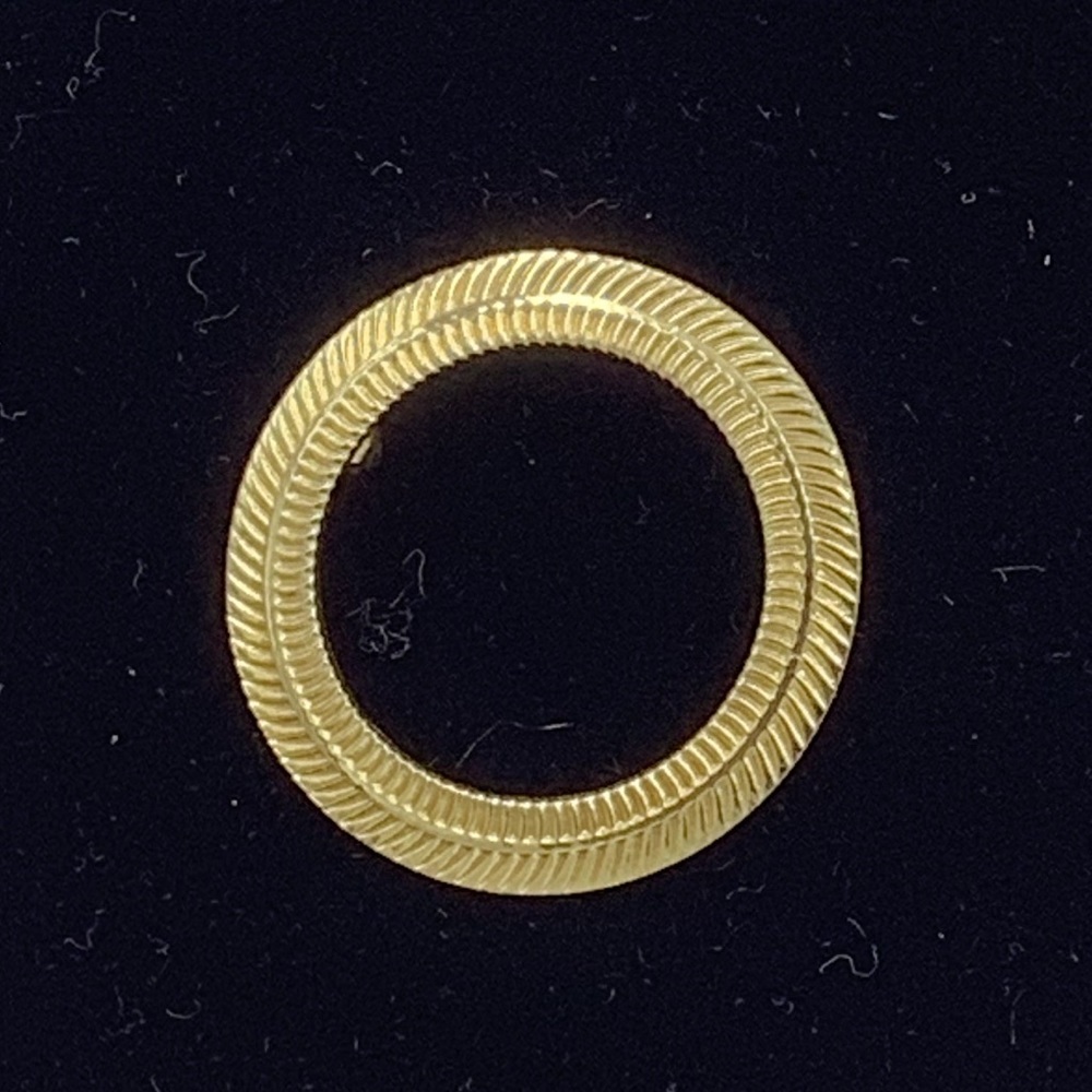 Gold-tone Patterned Circle Pin - Picture 5 of 7